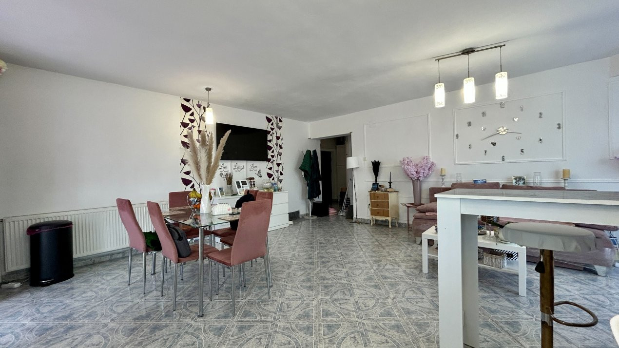 COMISION 0% Apartament cu 3 camere, etajul 1 - Ghiroda 15, foxfort.ro