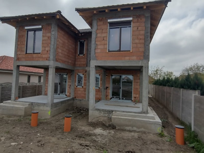 Duplex 4 camere, Sacalaz - Asfalt, toate utilitatiile