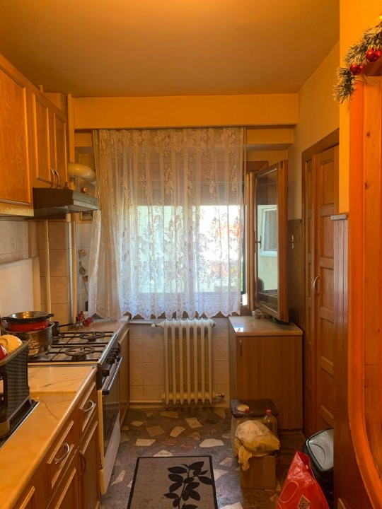 Apartament cu 3 camere, decomandat - Aradului 7, foxfort.ro