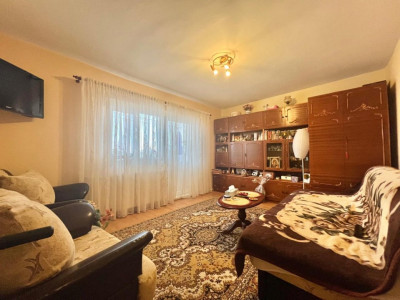 Apartament cu o camera, etaj 4 de vanzare, zona Soarelui imagine mica 2, foxfort.ro