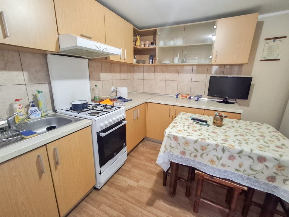 Inchiriere casa 4 camere cu gradina 1000 mp - zona Ghirodei 8, foxfort.ro