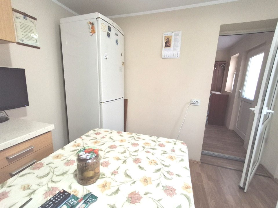 Inchiriere casa 4 camere cu gradina 1000 mp - zona Ghirodei 9, foxfort.ro