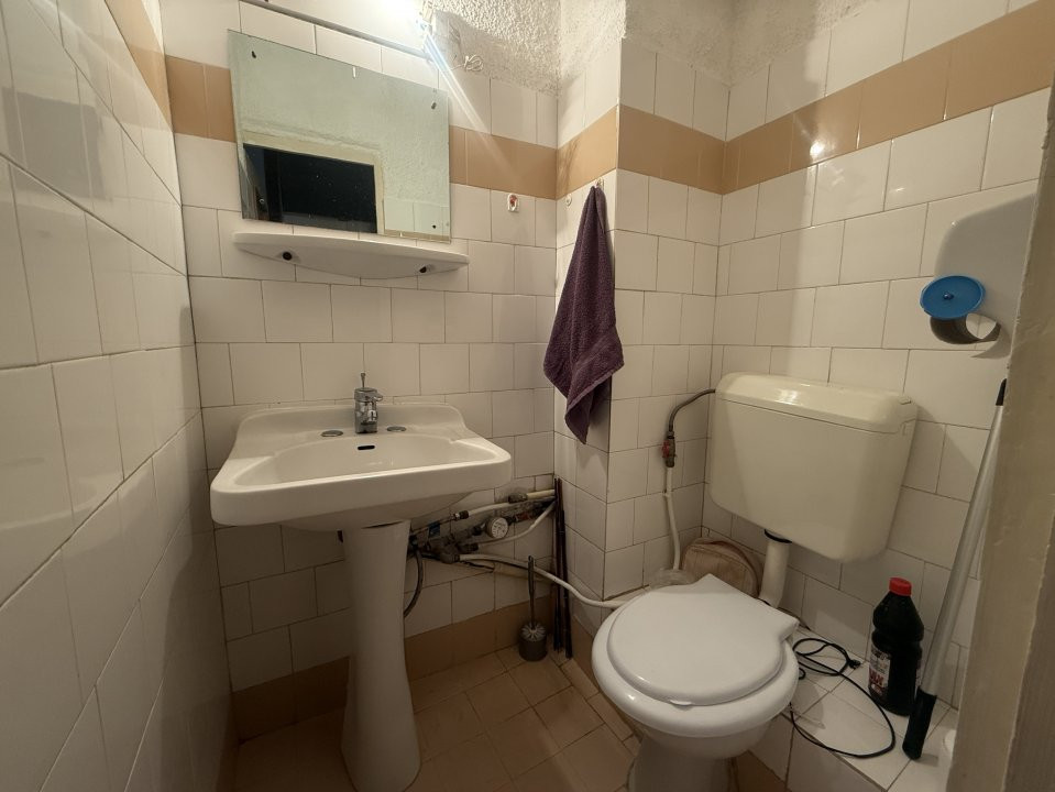 Apartament cu 3 camere decomandat de inchiriat, Zona Lipovei 6, foxfort.ro