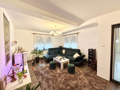 Duplex 5 camere, 105 mp, in Giroc vatra satului