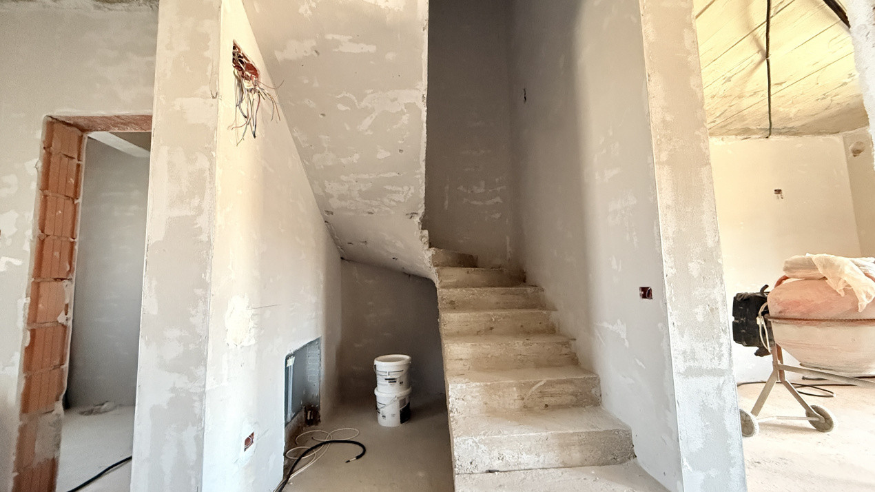 Duplex cu 4 camere si teren de 230 mp, Drumul Boilor - Mosnita  18, foxfort.ro