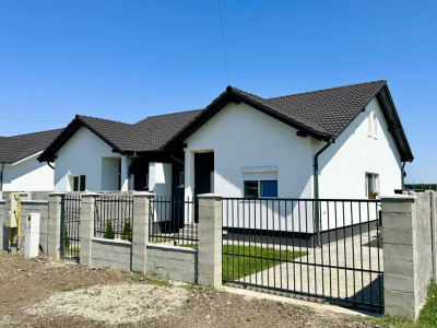 Duplex cu 3 camere si posibilitate amenajare mansarda - Mosnita
