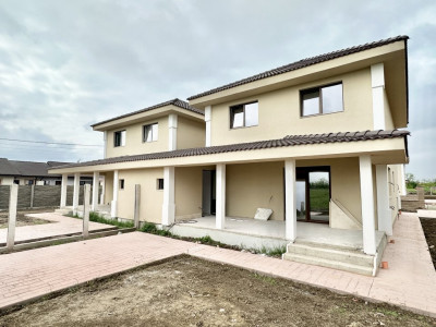 Duplex individual cu 5 camere si 440 mp teren - Mosnita Noua - Pozitie excelenta