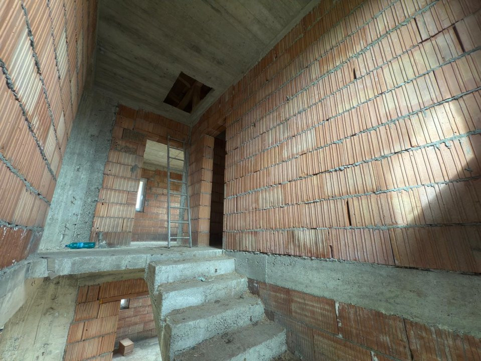 Casa individuala la rosu, 5 camere, teren 508 mp, in Giarmata  9, foxfort.ro