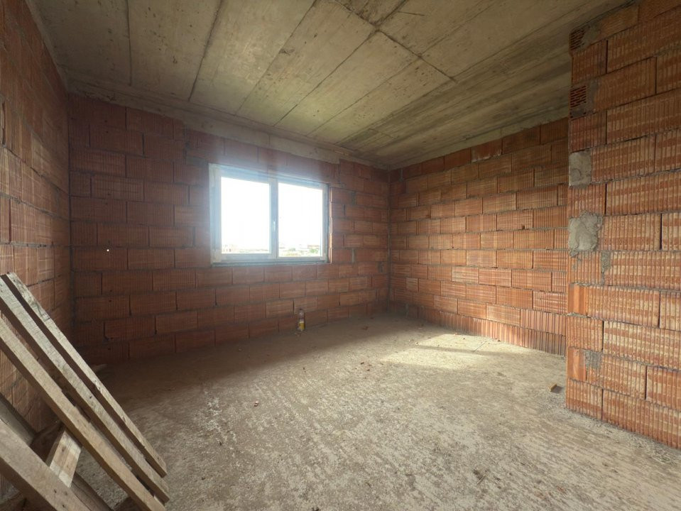 Casa individuala la rosu, 5 camere, teren 508 mp, in Giarmata  10, foxfort.ro