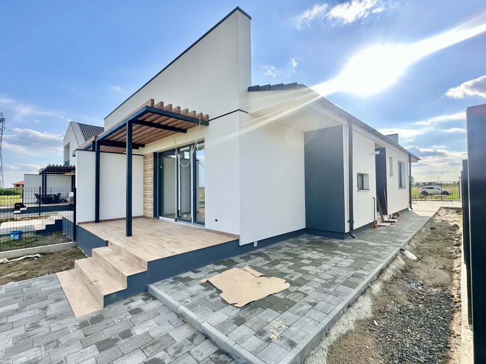 Duplex cu 3 camere si panouri fotovoltaice, zona Mosnita Noua 1, foxfort.ro