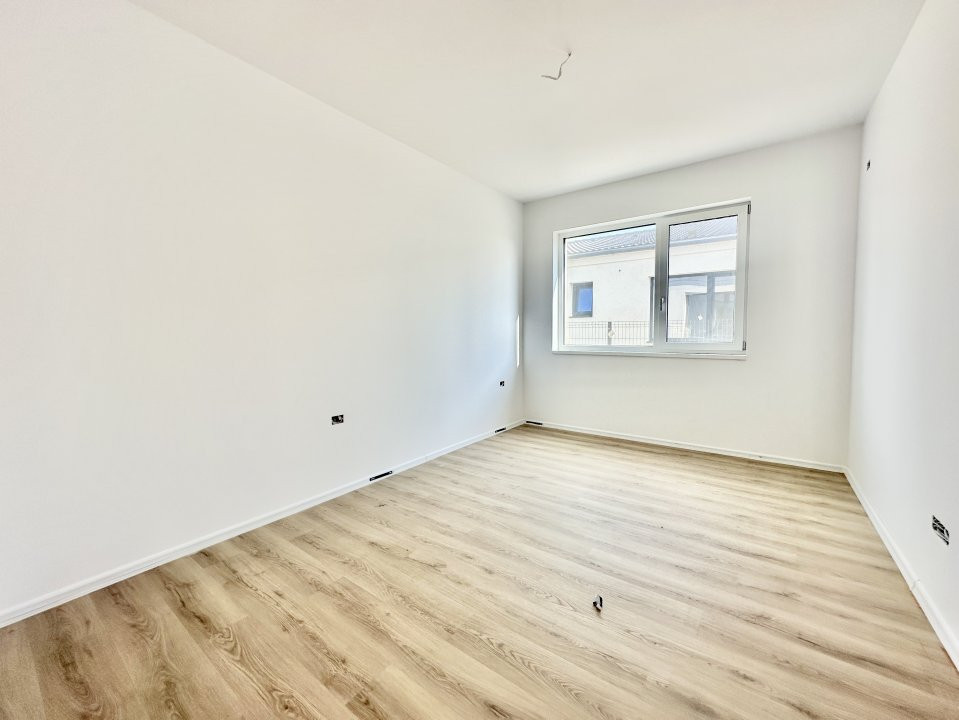 Duplex cu 3 camere si panouri fotovoltaice, zona Mosnita Noua 10, foxfort.ro