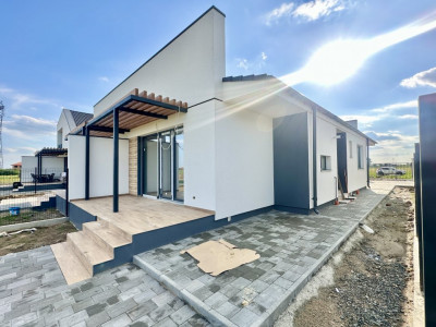 Duplex cu 3 camere si panouri fotovoltaice, zona Mosnita Noua