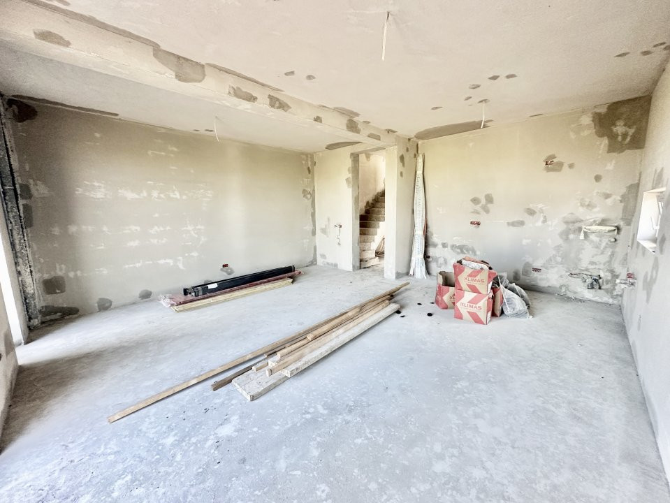 Duplex cu 5 camere si 380 mp teren cu panouri fotovoltaice - Mosnita Noua 5, foxfort.ro