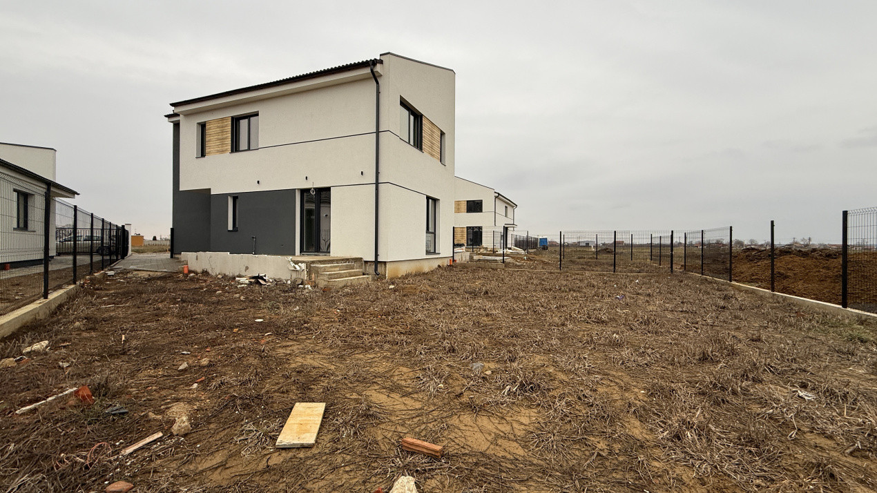 Duplex cu 5 camere si 380 mp teren cu panouri fotovoltaice - Mosnita Noua 1, foxfort.ro