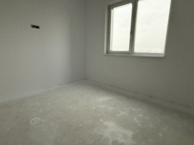 Duplex cu 5 camere si 380 mp teren cu panouri fotovoltaice - Mosnita Noua imagine mica 8, foxfort.ro