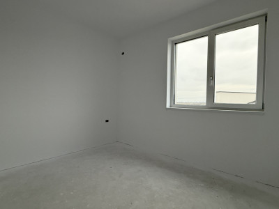 Duplex cu 5 camere si 380 mp teren cu panouri fotovoltaice - Mosnita Noua imagine mica 10, foxfort.ro