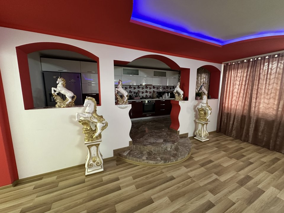 Casa individuala cu 12 camere, 400 mp utili - Bucovat 3, foxfort.ro