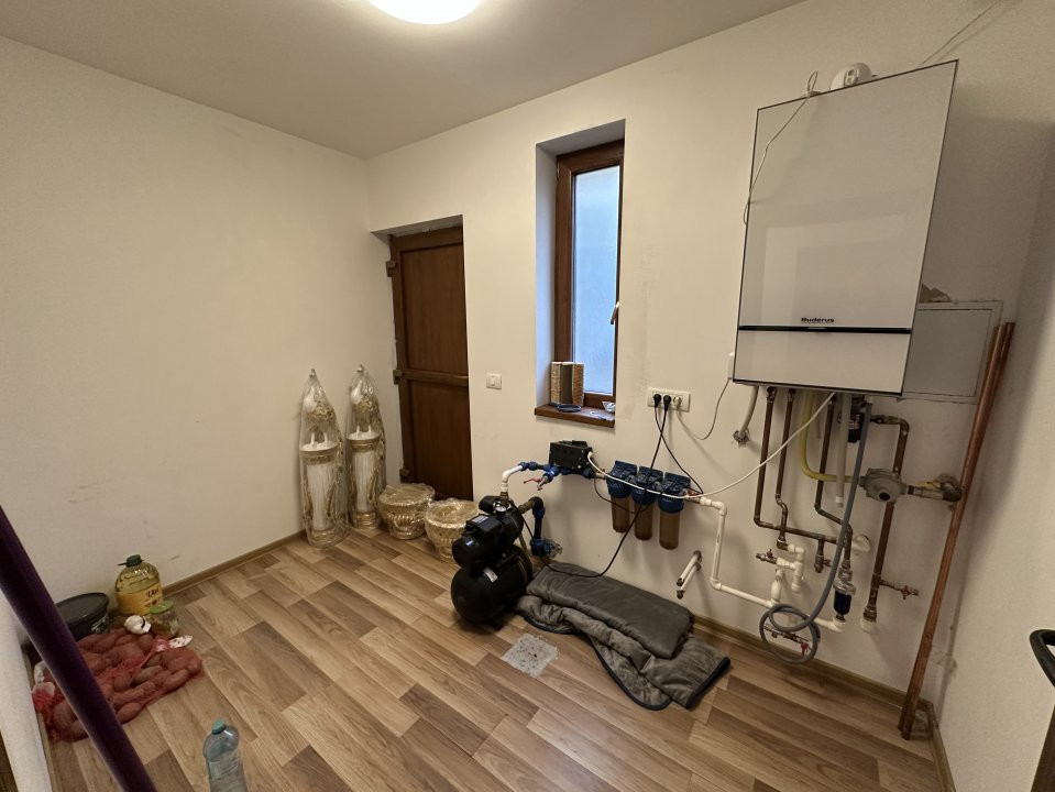 Casa individuala cu 12 camere, 400 mp utili - Bucovat 12, foxfort.ro