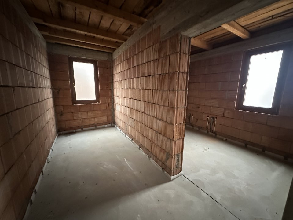 Casa individuala cu 12 camere, 400 mp utili - Bucovat 16, foxfort.ro