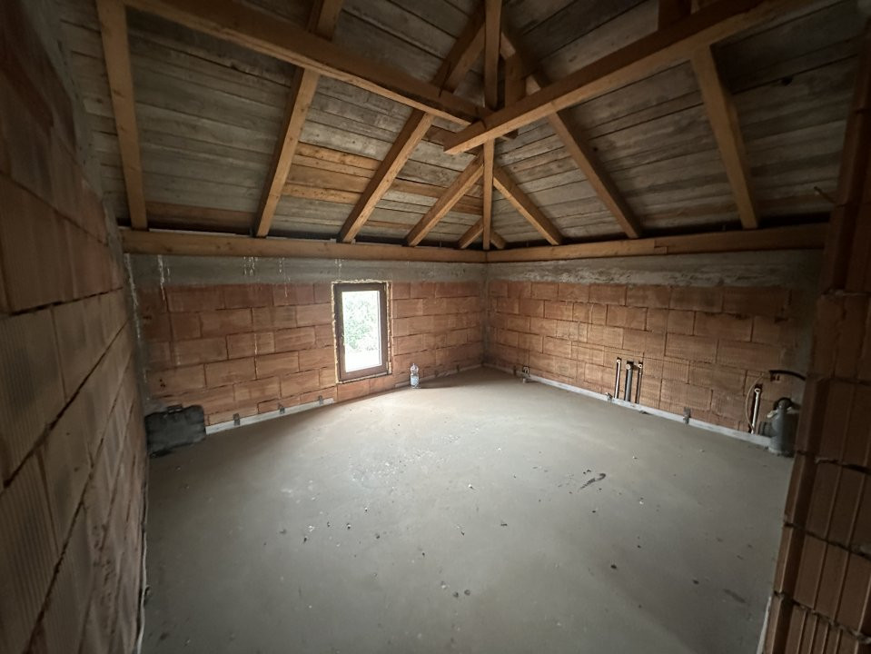 Casa individuala cu 12 camere, 400 mp utili - Bucovat 21, foxfort.ro