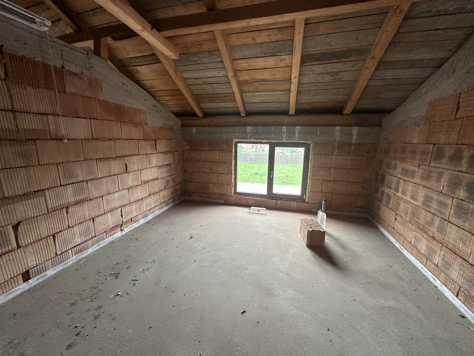 Casa individuala cu 12 camere, 400 mp utili - Bucovat 22, foxfort.ro