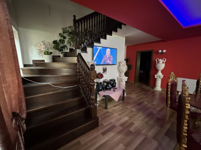 Casa individuala cu 12 camere, 400 mp utili - Bucovat imagine mica 6, foxfort.ro