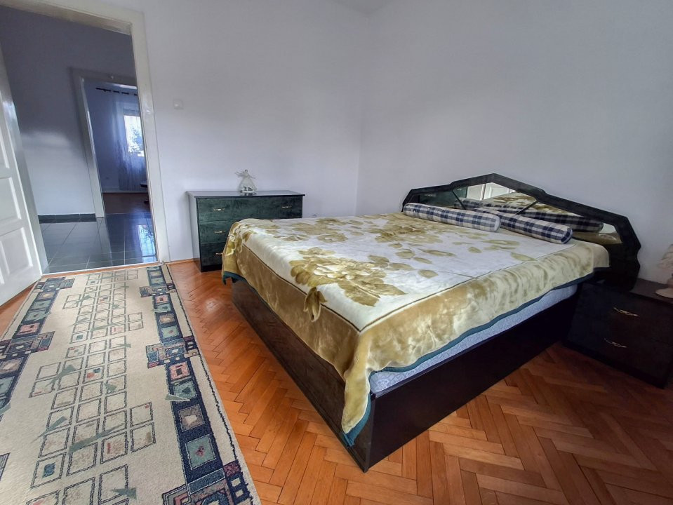 Apartament 3 camere decomandat de inchiriat la casa, zona Crisan 5, foxfort.ro