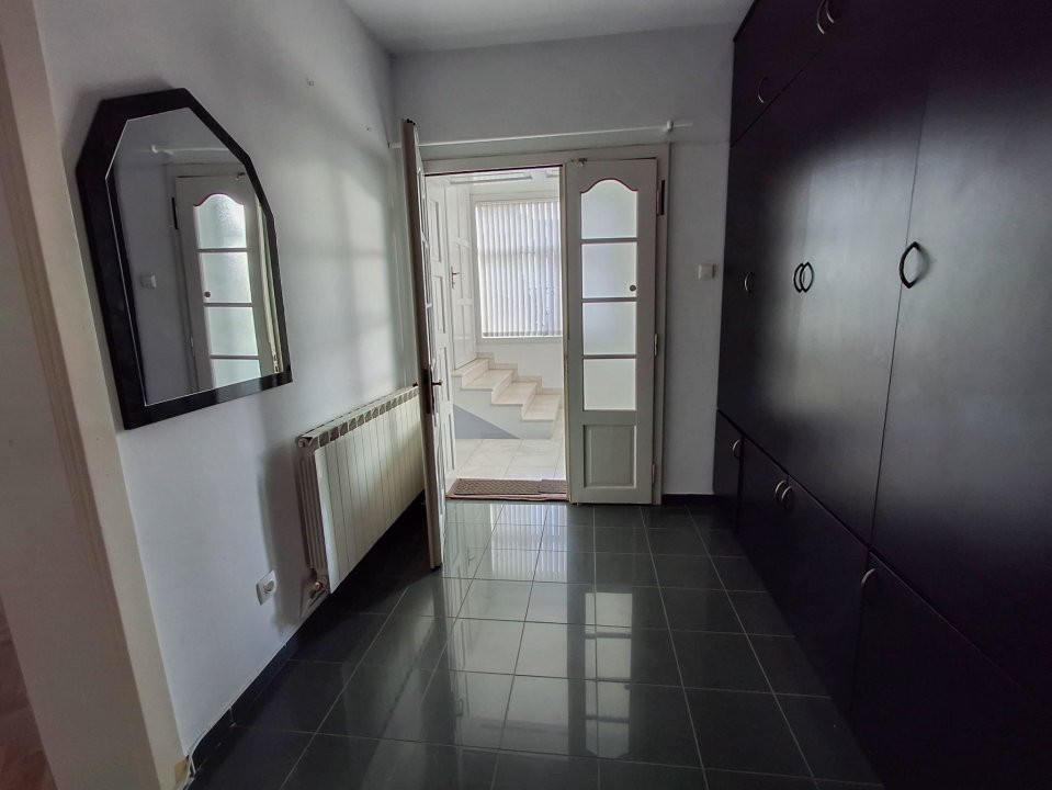 Apartament 3 camere decomandat de inchiriat la casa, zona Crisan 13, foxfort.ro