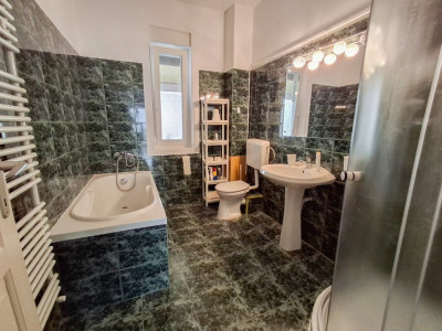 Apartament 3 camere decomandat de inchiriat la casa, zona Crisan imagine mica 11, foxfort.ro