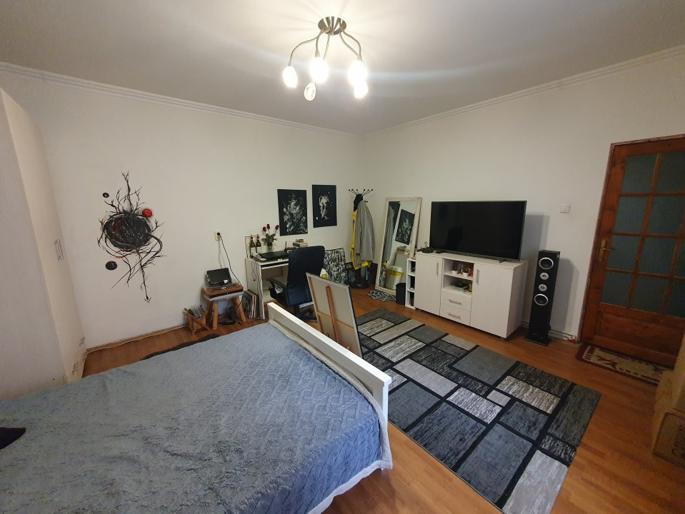 Apartament cu 2 camere decomandat, cladire istorica - Sinaia 4, foxfort.ro