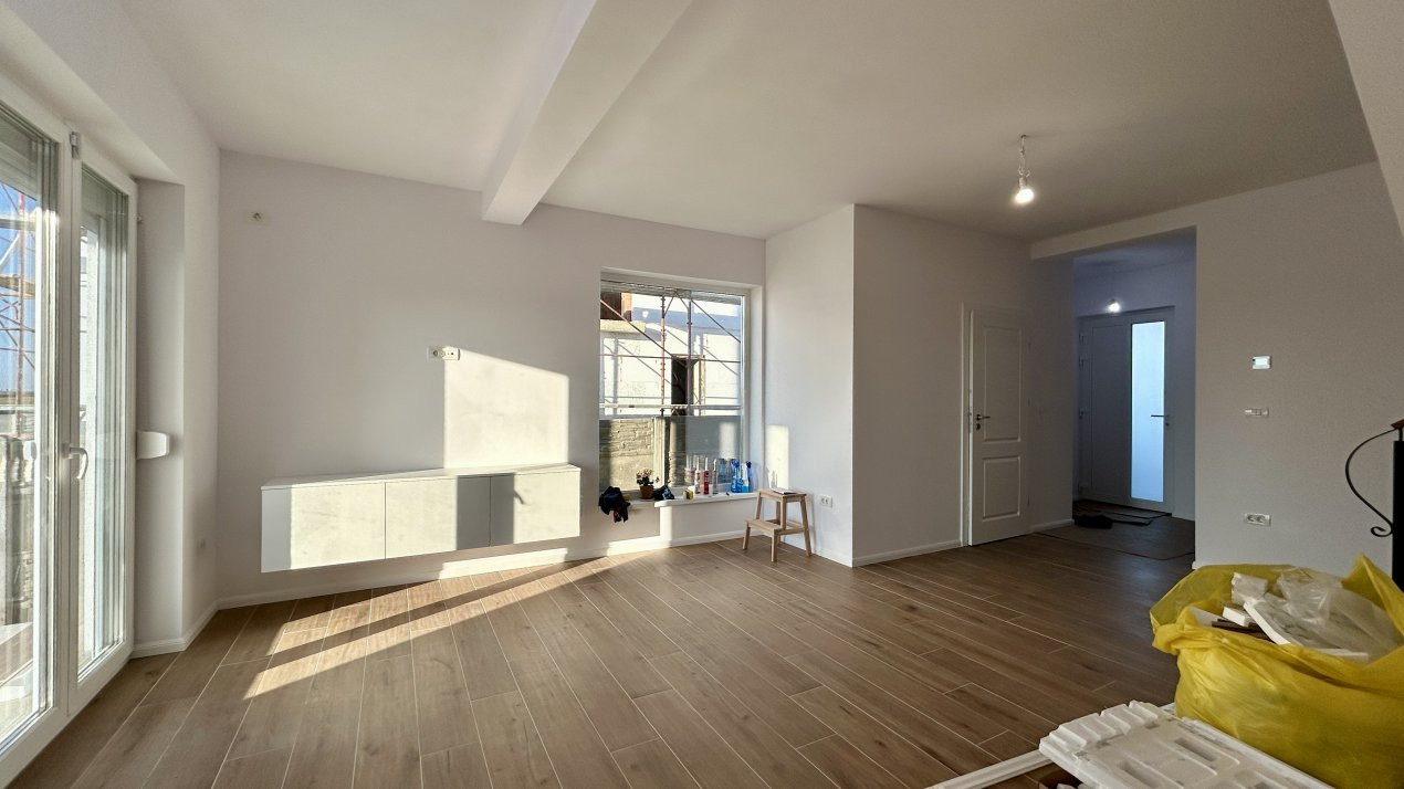 Duplex cu 4 camere si teren de 375 mp - zona Sanandrei 1, foxfort.ro