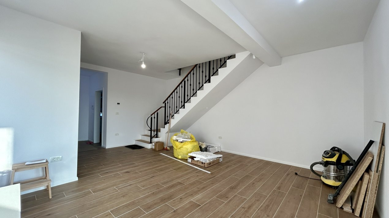 Duplex cu 4 camere si teren de 375 mp - zona Sanandrei 2, foxfort.ro