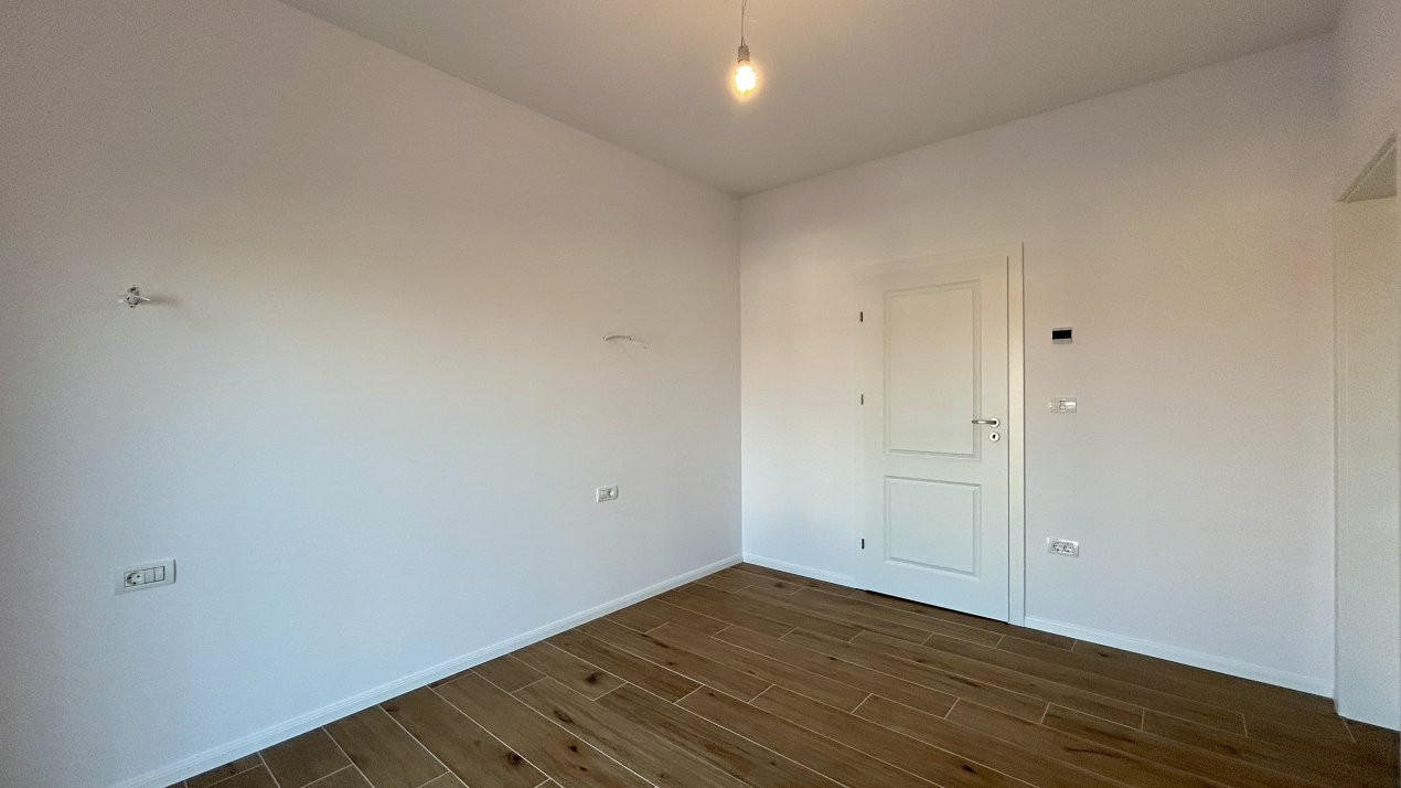 Duplex cu 4 camere si teren de 375 mp - zona Sanandrei 11, foxfort.ro