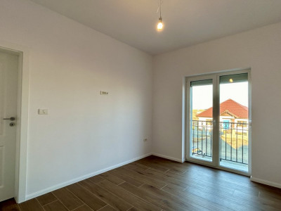 Duplex cu 4 camere si teren de 375 mp - zona Sanandrei imagine mica 10, foxfort.ro