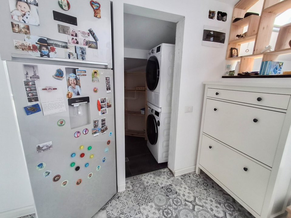 Casa individuala cu 8 camere si teren de 832 mp de vanzare, zona Girocului 22, foxfort.ro