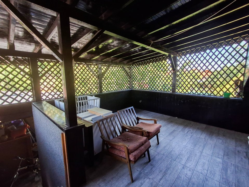 Casa individuala cu 8 camere si teren de 832 mp de vanzare, zona Girocului 27, foxfort.ro