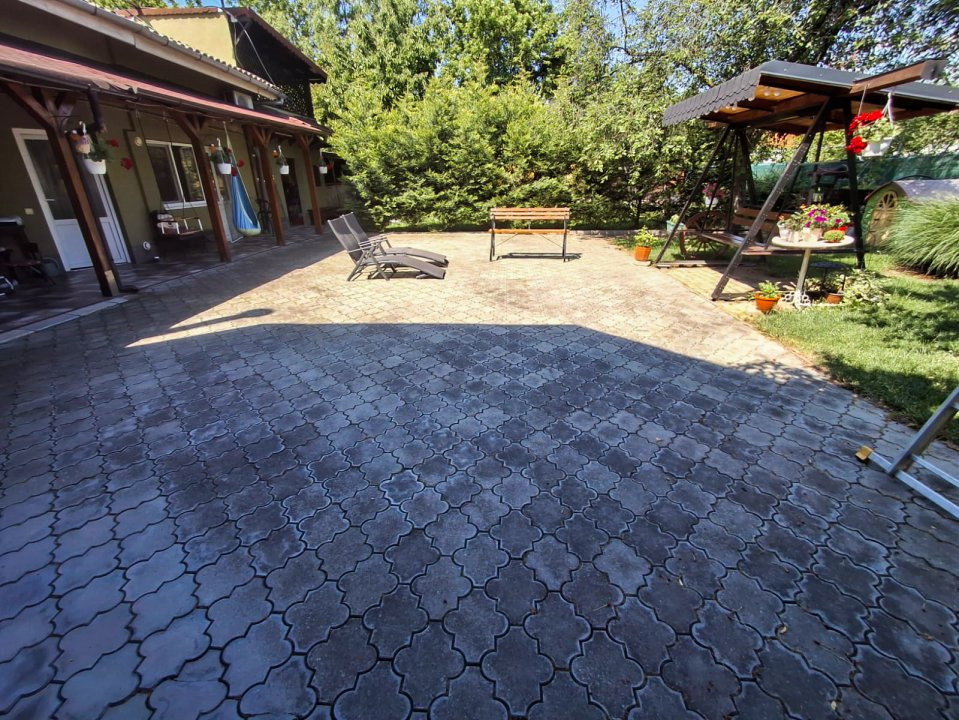 Casa individuala cu 8 camere si teren de 832 mp de vanzare, zona Girocului 33, foxfort.ro