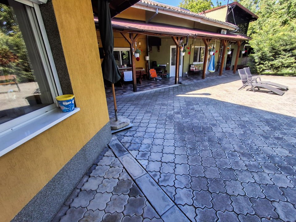 Casa individuala cu 8 camere si teren de 832 mp de vanzare, zona Girocului 38, foxfort.ro