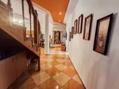 Casa individuala cu 8 camere si teren de 832 mp de vanzare, zona Girocului imagine mica 3, foxfort.ro