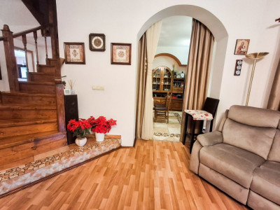 Casa individuala cu 8 camere si teren de 832 mp de vanzare, zona Girocului imagine mica 5, foxfort.ro