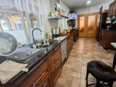 Casa individuala cu 8 camere si teren de 832 mp de vanzare, zona Girocului imagine mica 10, foxfort.ro