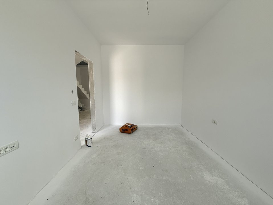 Duplex cu 5 camere, 3 bai despartit prin camera tehnica si dressing - Dumbravita 10, foxfort.ro