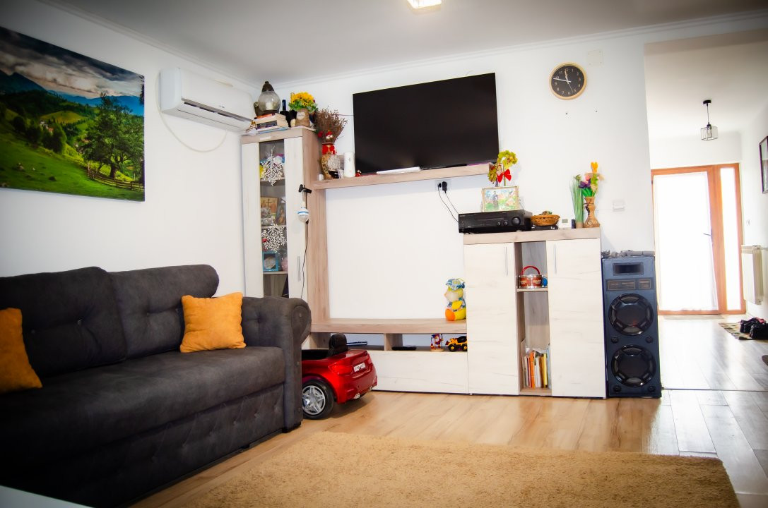 COMISION 0% OFERTA VERII! Casa individuala cu 6 camere de vanzare in Giroc  10, foxfort.ro