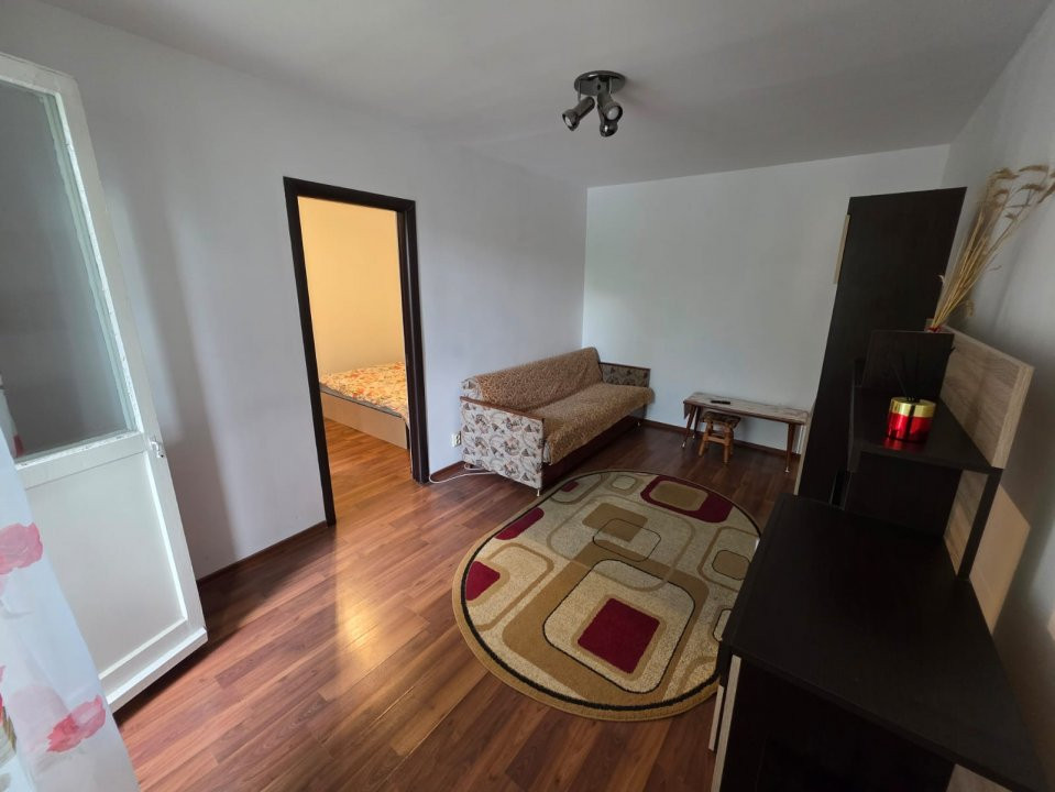Apartament 2 camere de inchiriat, zona Dacia 2, foxfort.ro