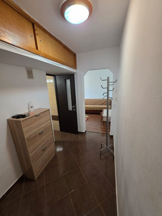 Apartament 2 camere de inchiriat, zona Dacia 6, foxfort.ro