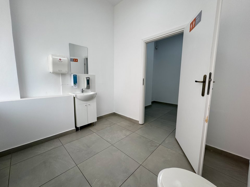 Complexul studentesc, 108 mp, ideal cabinete medicale/stomatologice sau farmacie 2, foxfort.ro