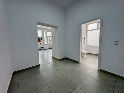 Complexul studentesc, 108 mp, ideal cabinete medicale/stomatologice sau farmacie imagine mica 8, foxfort.ro