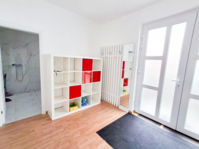 Inchiriere spatiu comercial pretabil pentru birouri/afterschool