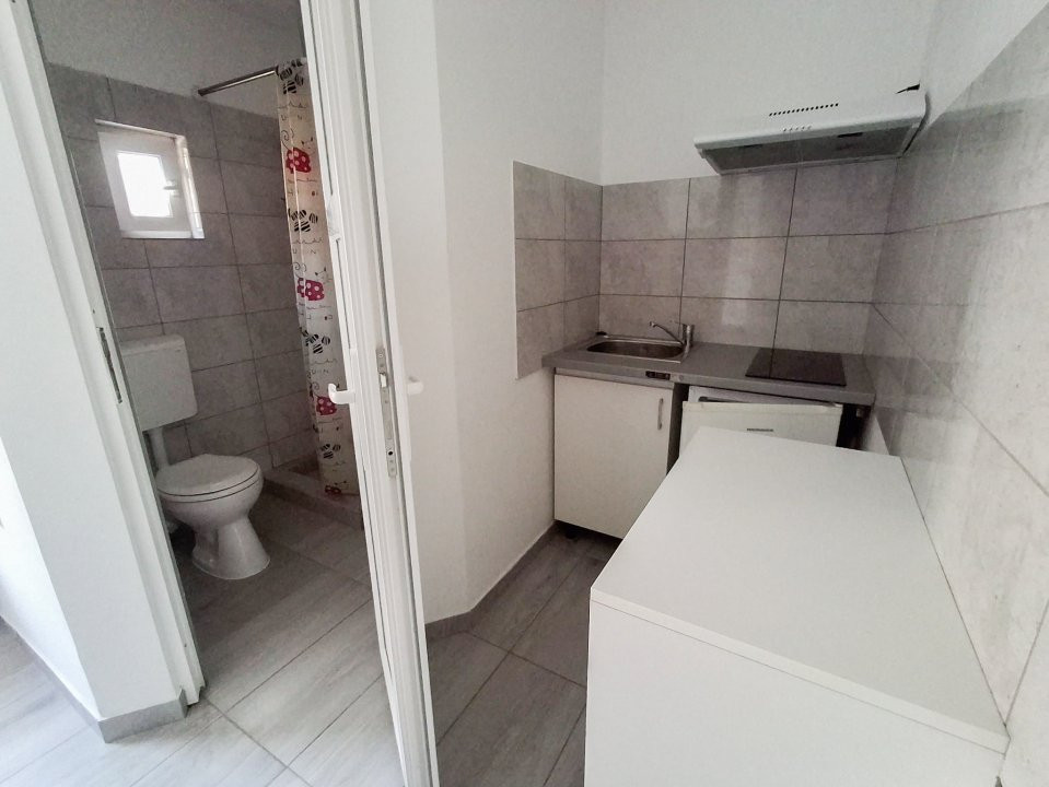 Garsoniera de inchiriat in Timisoara, zona Steaua - curte comuna 3, foxfort.ro