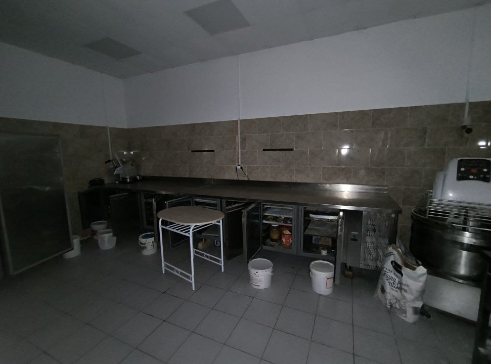 Spatiu comercial + casa individuala 3 camere, garaj dublu, Freidorf 4, foxfort.ro